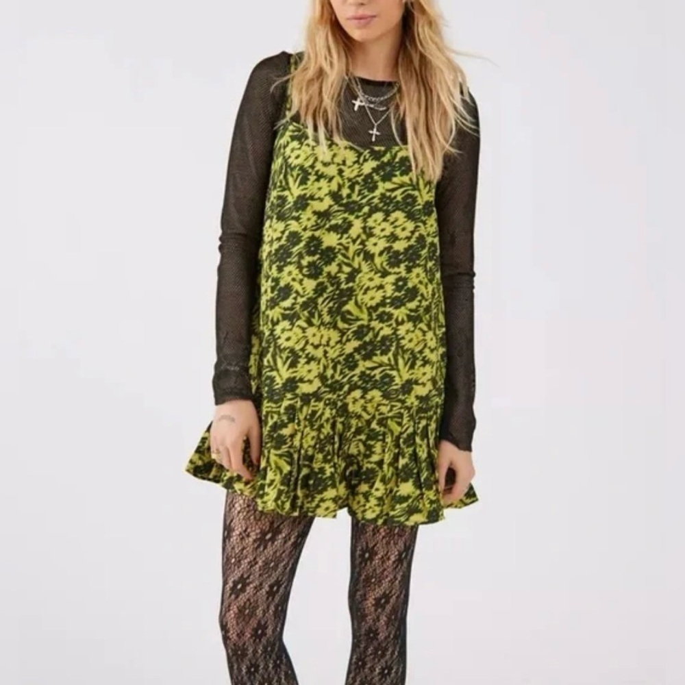 URBAN OUTFITTERS Camille Floral Mini Dress Yellow Black NWT Size XS